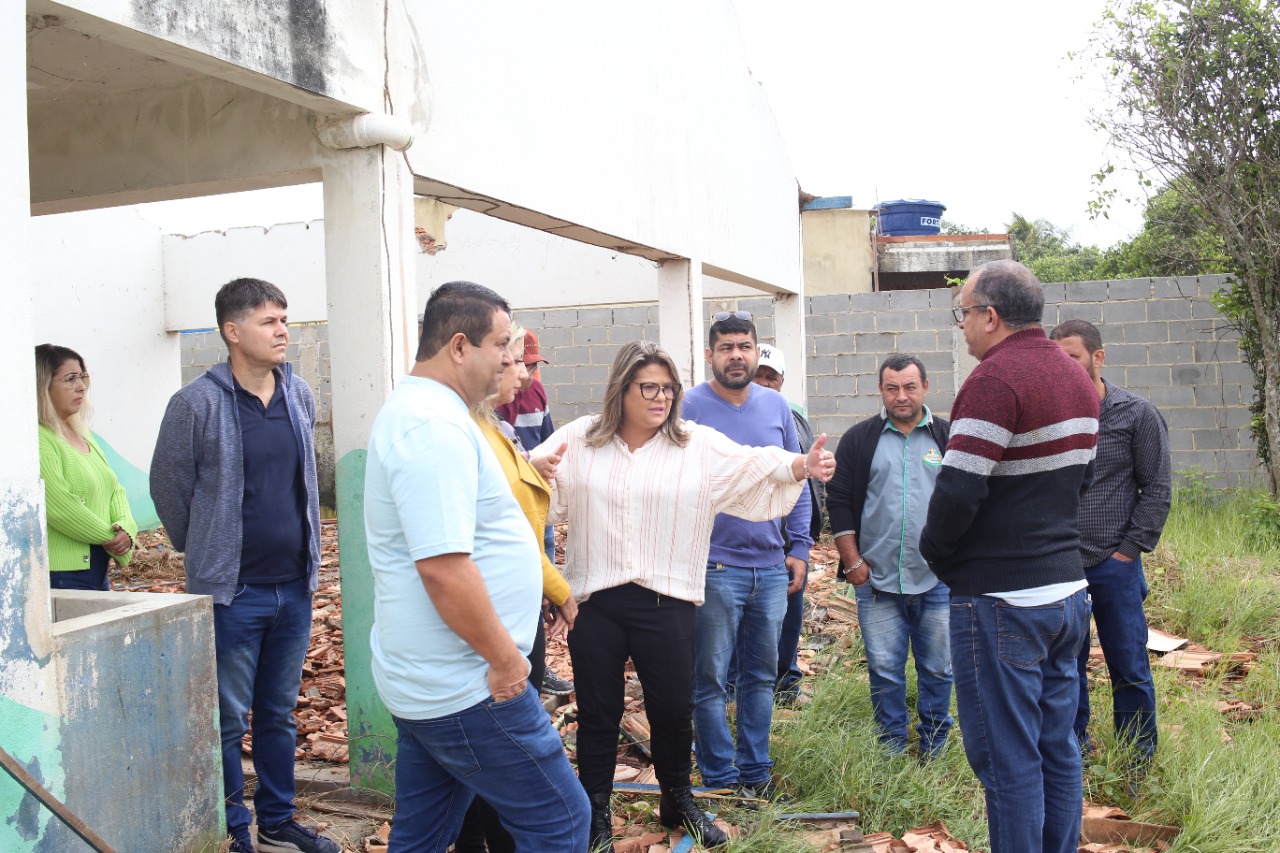 Prefeita Francimara anuncia construção de escola em Barra do Itabapoana